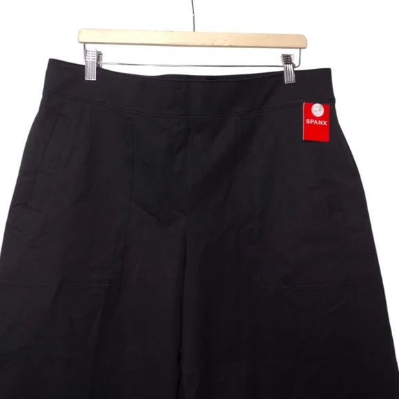Spanx On The Go Wide Leg Cropped Pants Petite Classic Black NWT - Picture 2 of 10